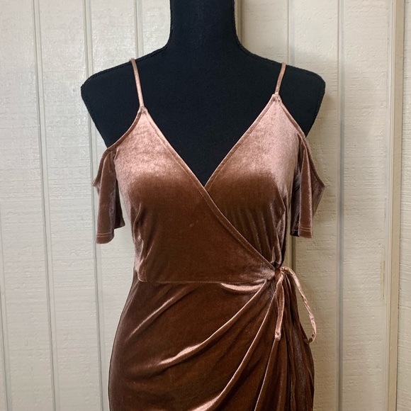 ASTR The Label velvet cold shoulder wrap dress, size small. - Picture 4 of 7